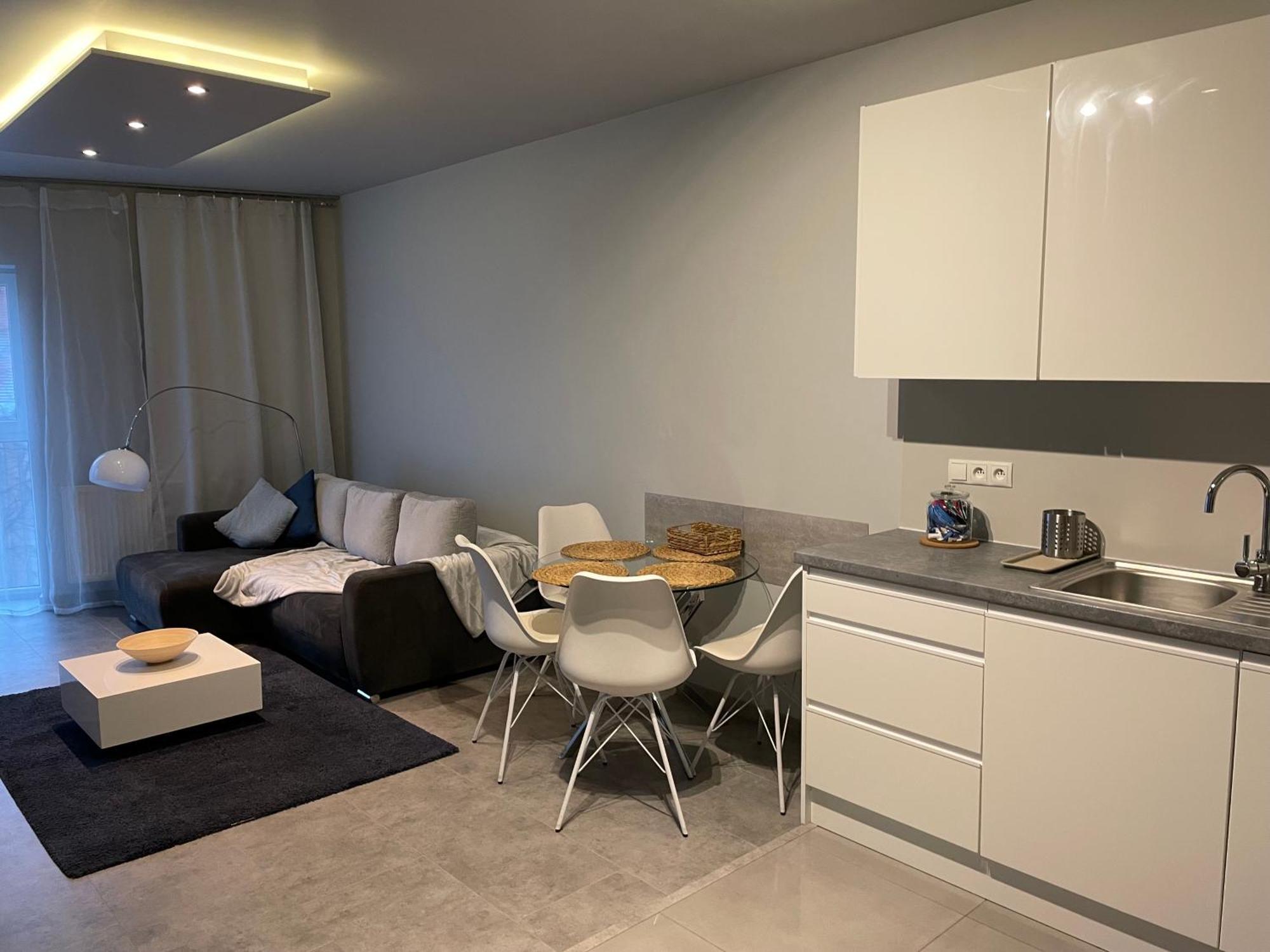 Wenecjanska Comfort Apartment, Free Parking, Self Check-In 24H Познань Экстерьер фото