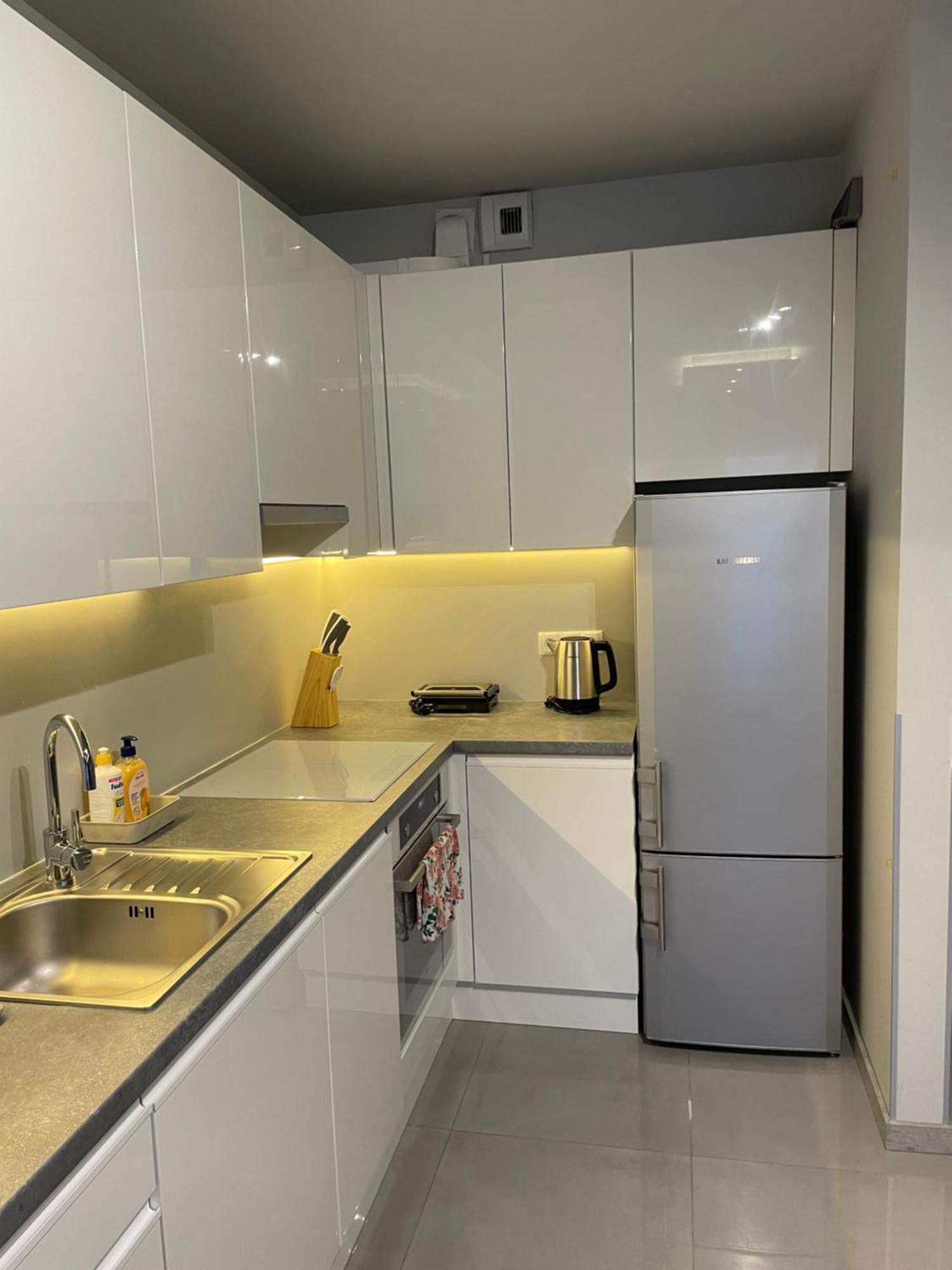 Wenecjanska Comfort Apartment, Free Parking, Self Check-In 24H Познань Экстерьер фото